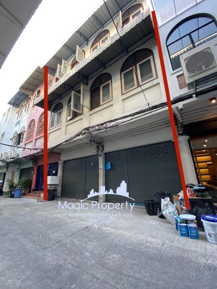 For SaleShophouseSukhumvit, Asoke, Thonglor : Commercial Building For Sale at Soi Sukhumvit 38(Saen Sabai8), Khlong Toei