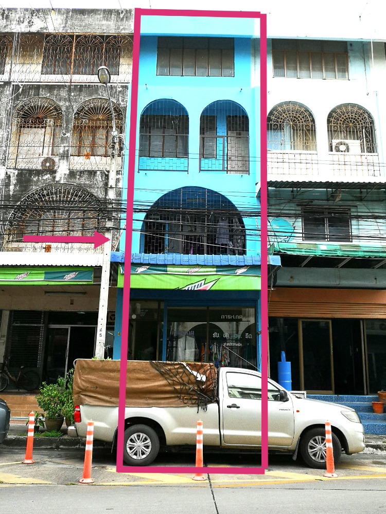 For SaleShophousePattanakan, Srinakarin : Urgent sale!! Selling the cheapest!! 4 storey commercial building for sale, 1 booth, 19.5 sq m. with laundry business, next to Soi Phatthanakan 61, entrance in front of Muang Thong University 2/2, golden location, near 3 lines of train - Airport link Huam