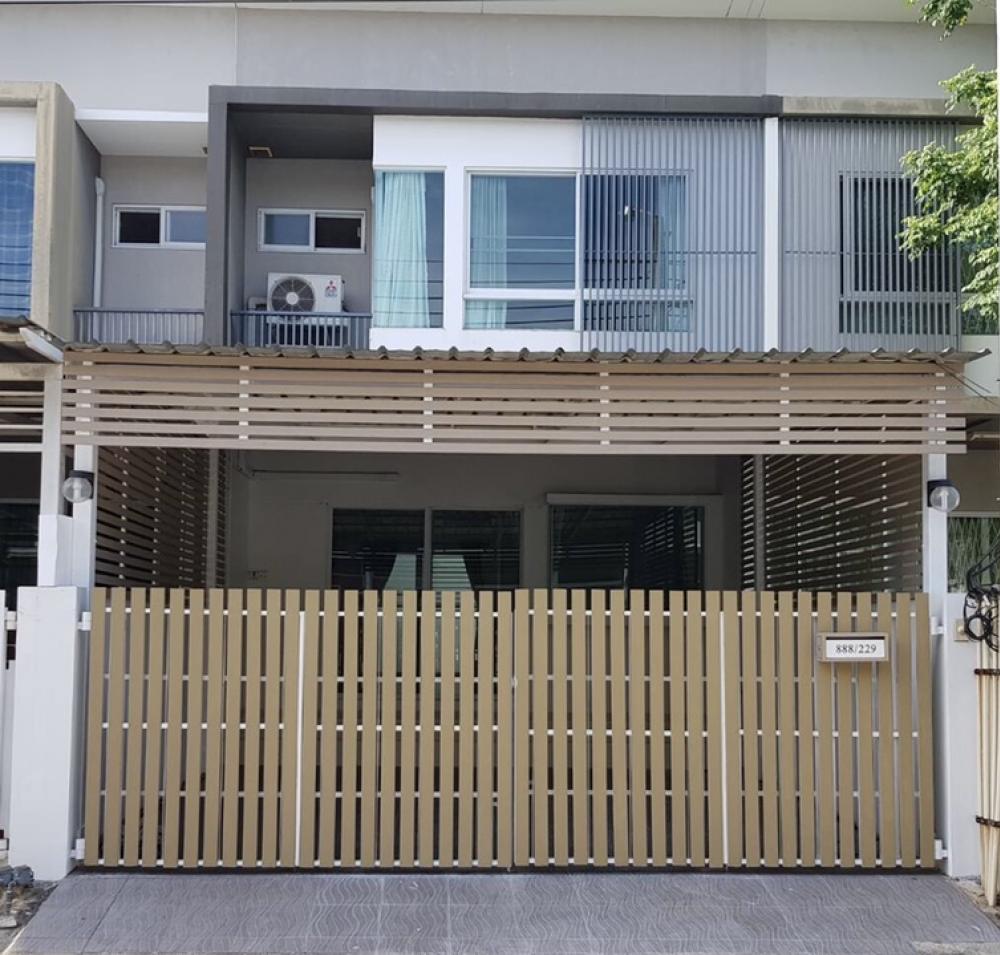 For RentTownhouseRathburana, Suksawat : [For rent] Indy - Indy1 Pracha Uthit 90 Townhome, ready to move in, from L&H, on the roadside, convenient to travel in the city or outside the city.