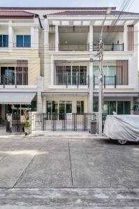For RentTownhouseKaset Nawamin,Ladplakao : Townhome at Ladprakhao Road for RENT