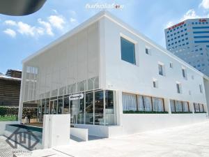 For SaleOfficeRamkhamhaeng, Hua Mak : Office building for sale, total area of 1 rai, equipment, furniture, ready to use Including the kitchen, dining room, near the BTS Skytrain station