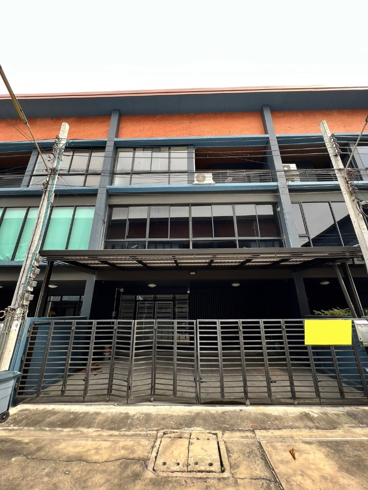 For RentTownhouseChaengwatana, Muangthong : Townhome office for rent, next to the expressway, 3 minutes, Haus35 project, width 8 meters, 5 bedrooms, 4 bathrooms