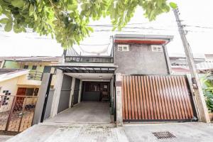 For RentHouseChiang Mai : A8MG1892 Two-Storey Townhouse for rent. 3 bedrooms and 4 bathrooms.