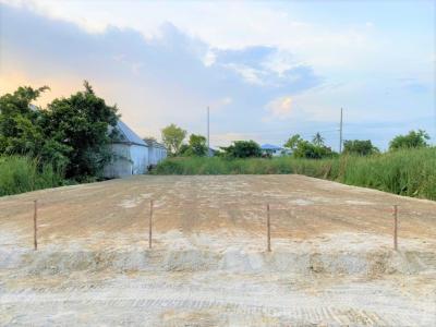 For SaleLandLadkrabang, Suwannaphum Airport : Land for sale 100 square meters near Suvarnabhumi Airport. King Mongkuts University Electric trains and motorways Krungthep Kreetha Road, Rama 9