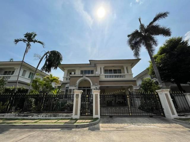 For SaleHousePattanakan, Srinakarin : House for sale, 2 floors, 82 sq wa, in Srinakarin area. Chaloem Phrakiat Rama 9, Ladawan Village, Sukhumvit Chaloem Phrakiat Rama 9, a house facing north. near BTS Si Udom , near Suan Luang Rama IX