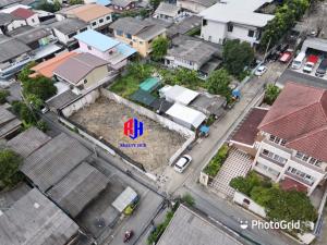 For SaleLandYothinpattana,CDC : Land for sale, corner plot, 77 square meters, Ladprao 87, intersection 5, along the expressway, 50 meters into the alley, with buildings Quick exit Ramintra.