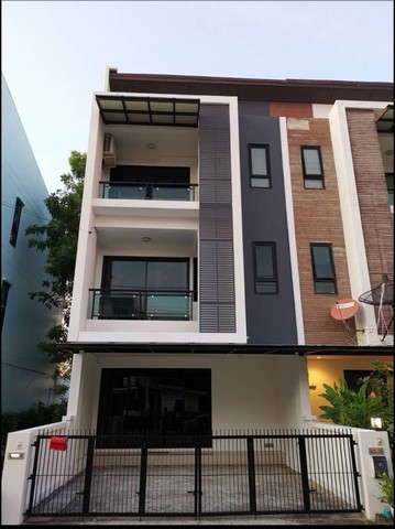 For RentHome OfficeBangna, Bearing, Lasalle : RT547 Townhome for rent, 3 floors, 33 sq m. usable area 210 sq m. Townhome H2O Ram 2 - Suvarnabhumi.