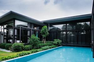 ขายบ้านพระราม 5 ราชพฤกษ์ บางกรวย : ขายบ้านหรู Modern Luxury หลังใหญ่ High Ceiling ถนนบางศรีเมือง นนทบุรี