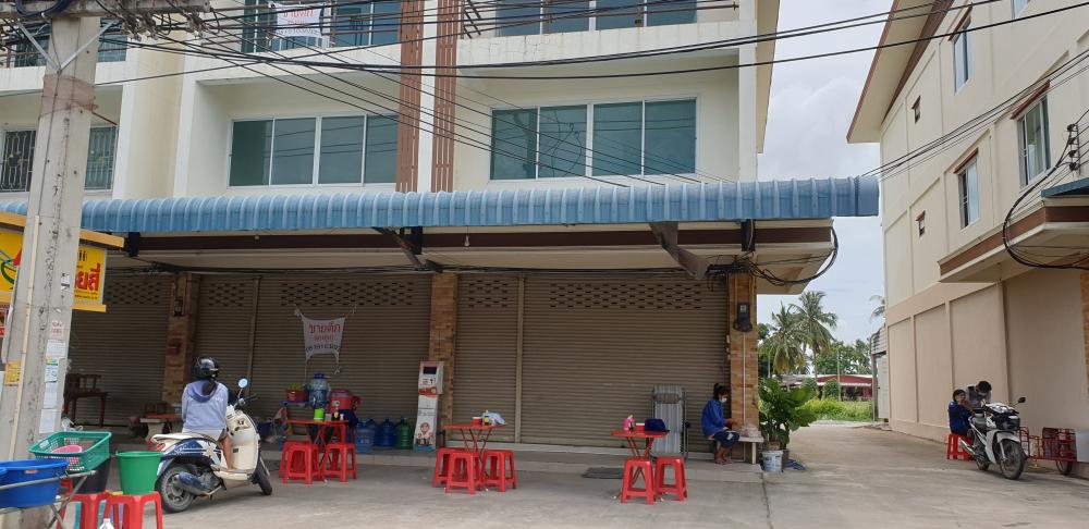 For SaleShophousePattaya, Bangsaen, Chonburi : 3-storey commercial building for sale, 2 booths