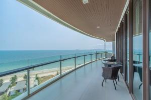 For SaleCondoRayong : Selling the most beautiful condo in Rayong “Phu Pha Tara“, the most beautiful view, the highest floor, the largest balcony with a private beach.