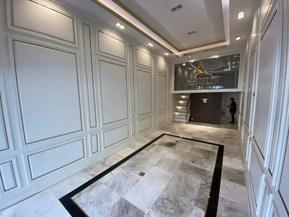 For SaleShophouseSukhumvit, Asoke, Thonglor : Shophouse Ekkamai 16sqwah 280sqm. 5.5storey Sell/Rent 38,550,000/1550,000 Am: 0656199918