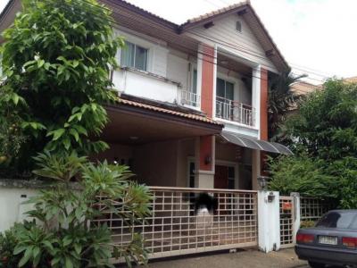 For SaleHouseNawamin, Ramindra : House for sale urgently. Private Lake Village, Phraya Suren 39, price 4.95 million, talk to each other, the owner is very kind.