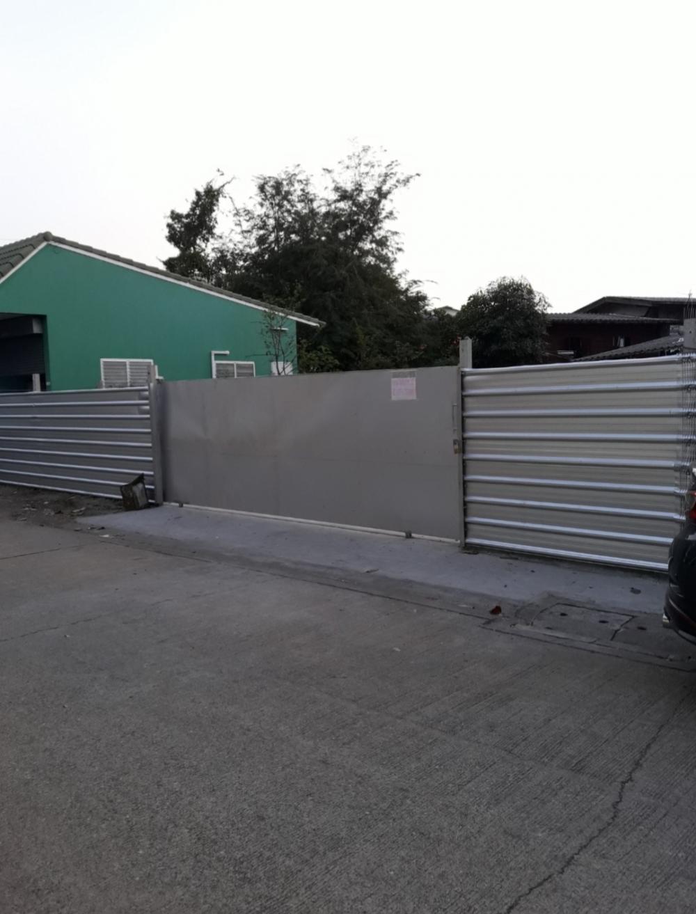 For RentLandBang kae, Phetkasem : 1. For sale/rent Soi Phetkasem 114, Bangkok 1. There is a warehouse, land 73 sq m., surrounded by a fence as in the picture, filled with high land, rent 17,000.-/month. If interested, call to talk. 2. Land 200 sq m., cement floor and surrounded by a high 
