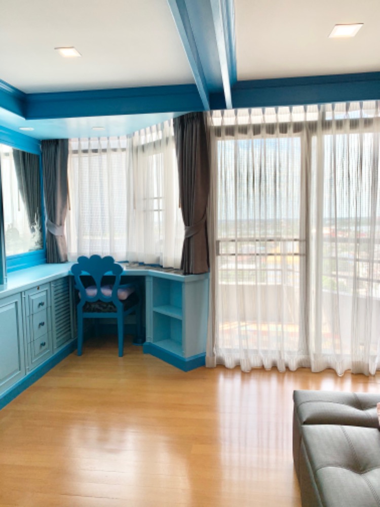 For SaleCondoRattanathibet, Sanambinna : ** Selling a large room, 147 sq m, next to Ton Sak market, river view, newly decorated, ready to move in, cheap sale.