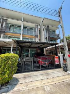 For SaleTownhouseRama 2, Bang Khun Thian : Townhome for sale, 3 floors, 3 bedrooms, 3 bathrooms, Town Avenue Time Tha Kham 16 Town Avenue Time Thakham 16, built-in decoration, very beautiful