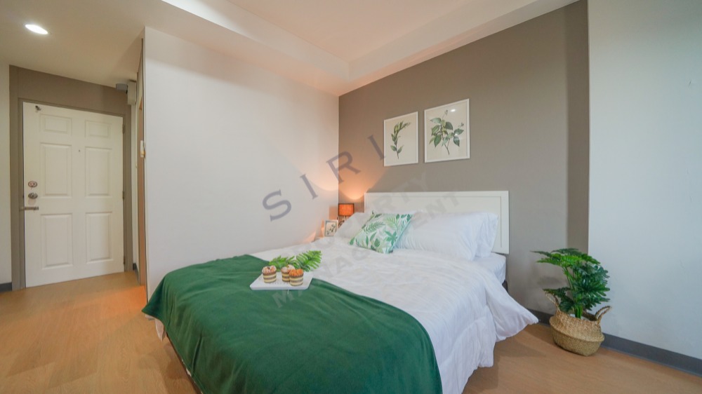 For RentCondoRatchadapisek, Huaikwang, Suttisan : For rent Mai Khao apartment, Studio room, newly renovated, warm room, with space, balcony The building provides privacy, elevator + parking, key card access to the building with CCTV.