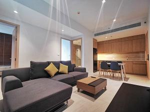 For RentCondoSilom, Saladaeng, Bangrak : 2 bedrooms for rent - The Lofts Silom ( The Lofts Silom ) High floor