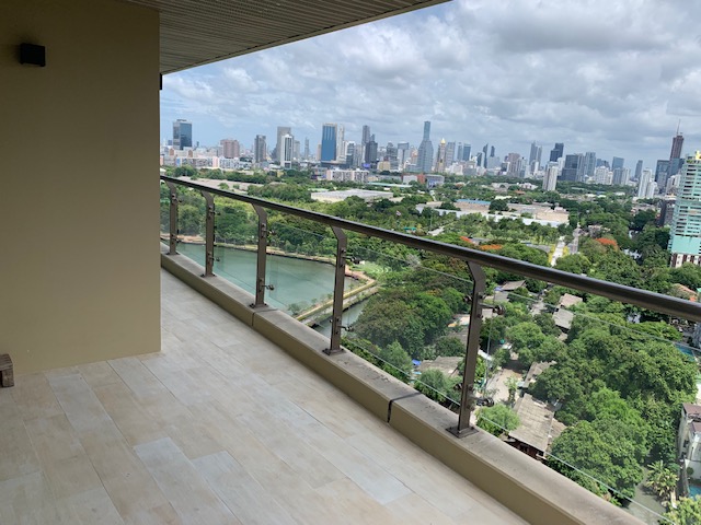 For SaleCondoSukhumvit, Asoke, Thonglor : [For Sale] The Lakes Corner with Large Balcony Beautiful City View Near BTS Asoke