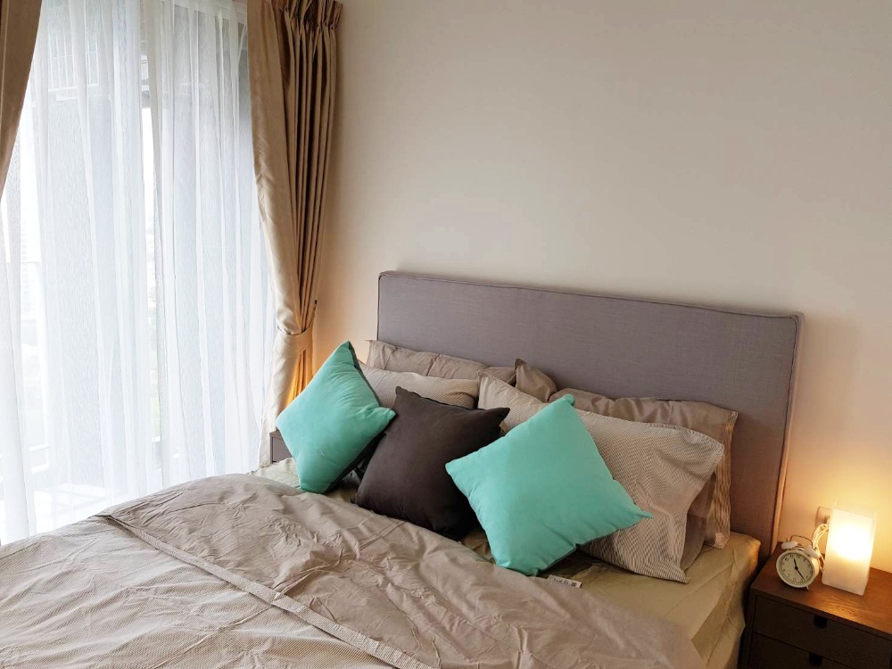 For RentCondoRatchadapisek, Huaikwang, Suttisan : Chapter One Eco for rent Beautiful decor 11,000 THB fully furnished 23 sqm fl.22 City View K.Bee 064146-6445 (R651)