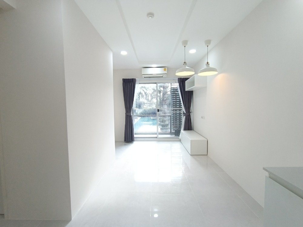 For SaleCondoKaset Nawamin,Ladplakao : Condo for sale, A Space Kaset-Nawamin, 35 sqm., newly renovated, pool view, built-in, located on Kaset-Nawamin Road, beautiful, ready to move in