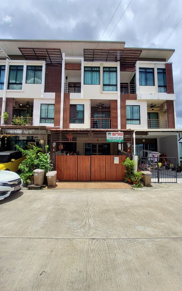 For SaleTownhouseEakachai, Bang Bon : Urgently , Signature House Ekachai 64/5, new condition, ready to move in, size 3 beds, 3 baths, area 183 sqm., price 3.95 m.