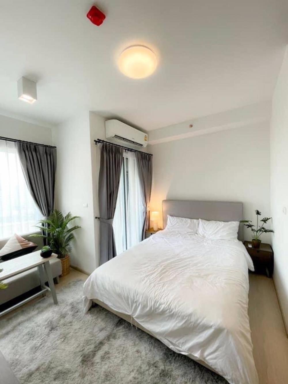 For RentCondoRatchadapisek, Huaikwang, Suttisan : LC-R585 Condo for rent, Chapter One, Eco Ratchada-Huay Kwang, studio room, Building H, 14th floor (ready to move in), area 23 sq.m., studio room, 1 bathroom, good view, near MRT Huai Khwang, near the parking lot. Car near the central area 📌 Building H abo