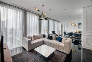 ให้เช่าคอนโดสาทร นราธิวาส : Rental : The Ritz - Carlton Residence Condo , 2 Bed 3 Bath , 150 sqm , Floors 34 🔥🔥Rental Price : 180,000 THB/ Month 🔥🔥