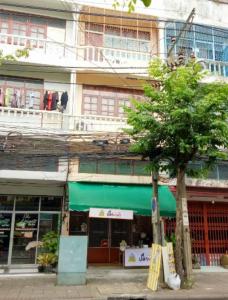 For SaleTownhouseNana, North Nana,Sukhumvit13, Soi Nana : Commercial building for sale, 3 and a half floors, Petchkasem 63 near MRT Lak Song Station. The Mall Bang Khae, Ekachai Road, Kanchanaphisek Road