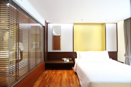 For RentCondoRatchadapisek, Huaikwang, Suttisan : 4 star hotel at Ratchada for rent, monthly rental for two bed room 96 sqm full service, rare price