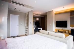 For RentCondoSukhumvit, Asoke, Thonglor : Condo for rent, Noble remix, in the heart of Thonglor, convenient transportation, ready to move in