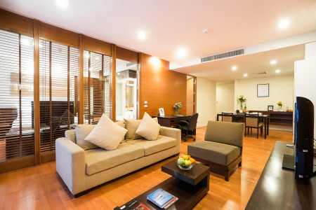 ให้เช่าคอนโดรัชดา ห้วยขวาง : 4 star hotel at Ratchada for rent, monthly rental for one bed room 80 sqm full service, rare price