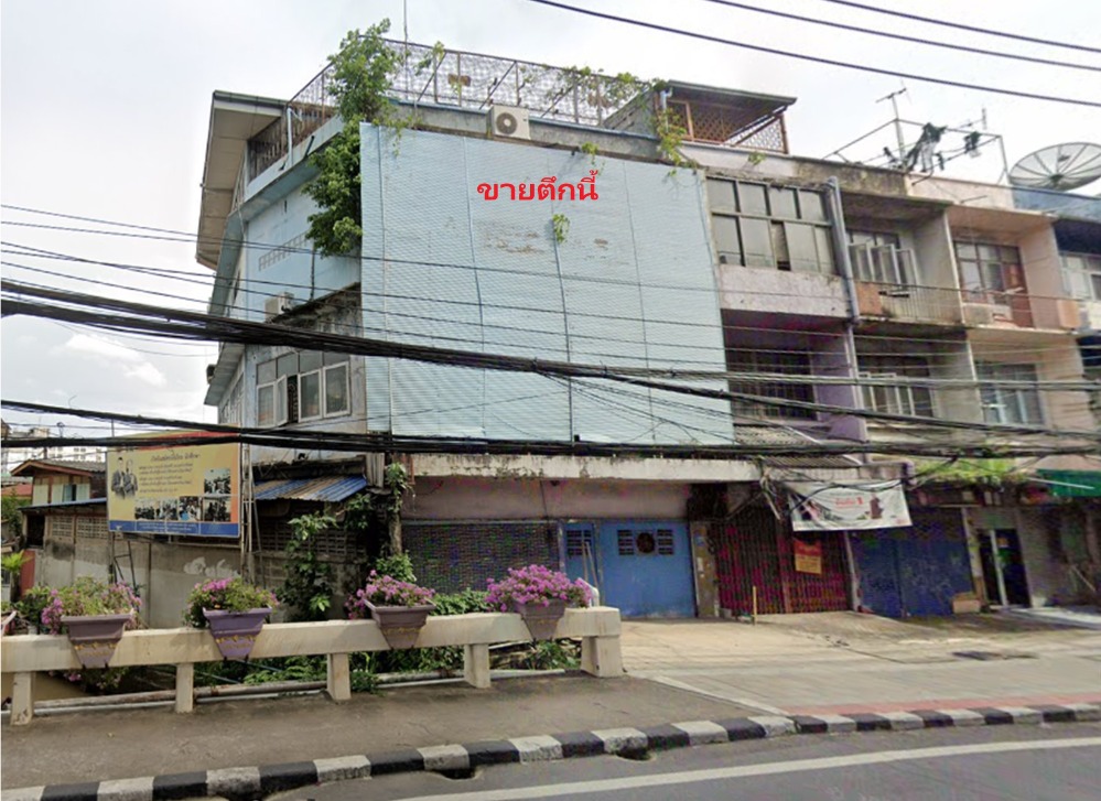 For SaleShophousePinklao, Charansanitwong : Commercial building for sale, Charansanitwong, Bang Phlat, Bangkok, 7 units, 167 square meters.