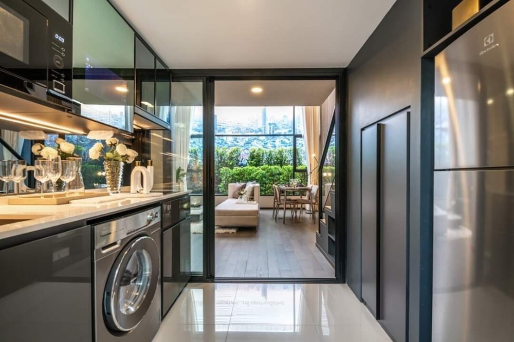 Sale DownCondoSiam Paragon ,Chulalongkorn,Samyan : Condo sales down payment 300000, Park origin Chula Sarmyarn, get the price around VVIP, room 51.7 sq m, 38th floor