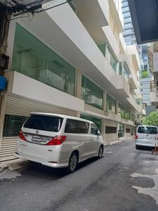 For SaleHome OfficeSathorn, Narathiwat : Silom building for sale, 6 booths for office, near Bts Chong Nonsi and Silom stations