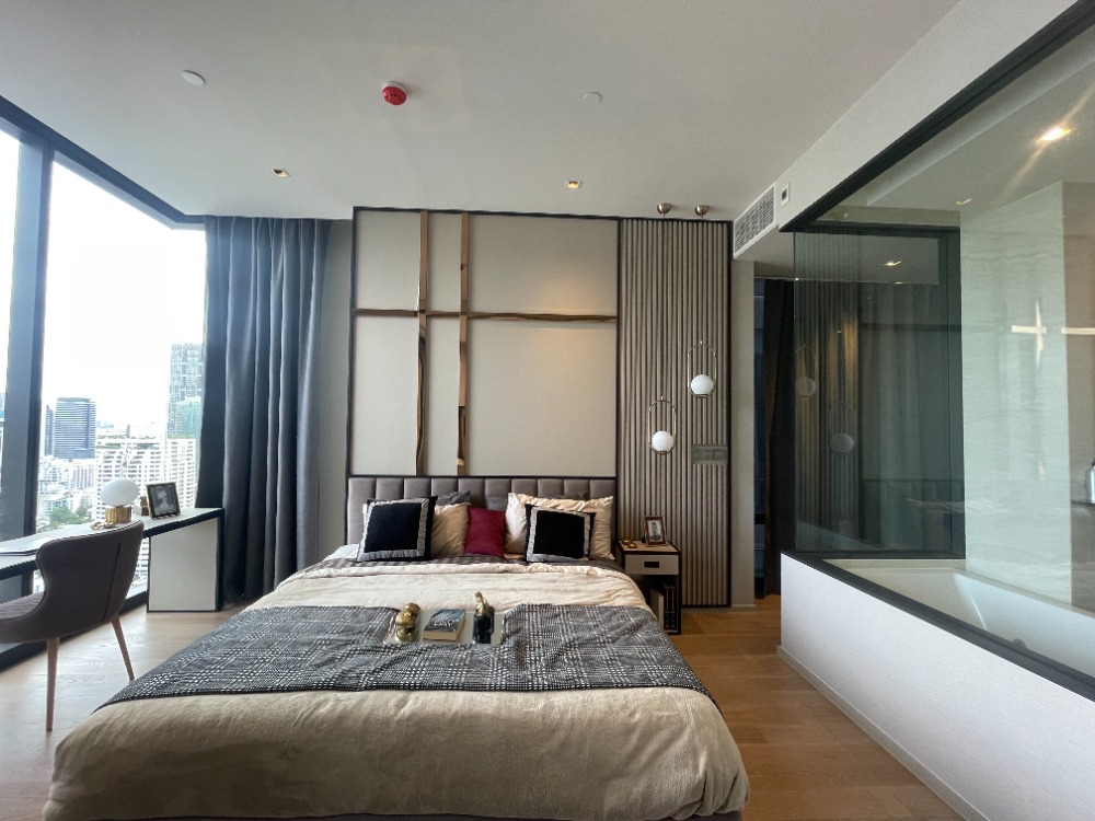 For SaleCondoSilom, Saladaeng, Bangrak : Ashton Silom 1 bedroom big size / high floor 10.99 MB Best price!