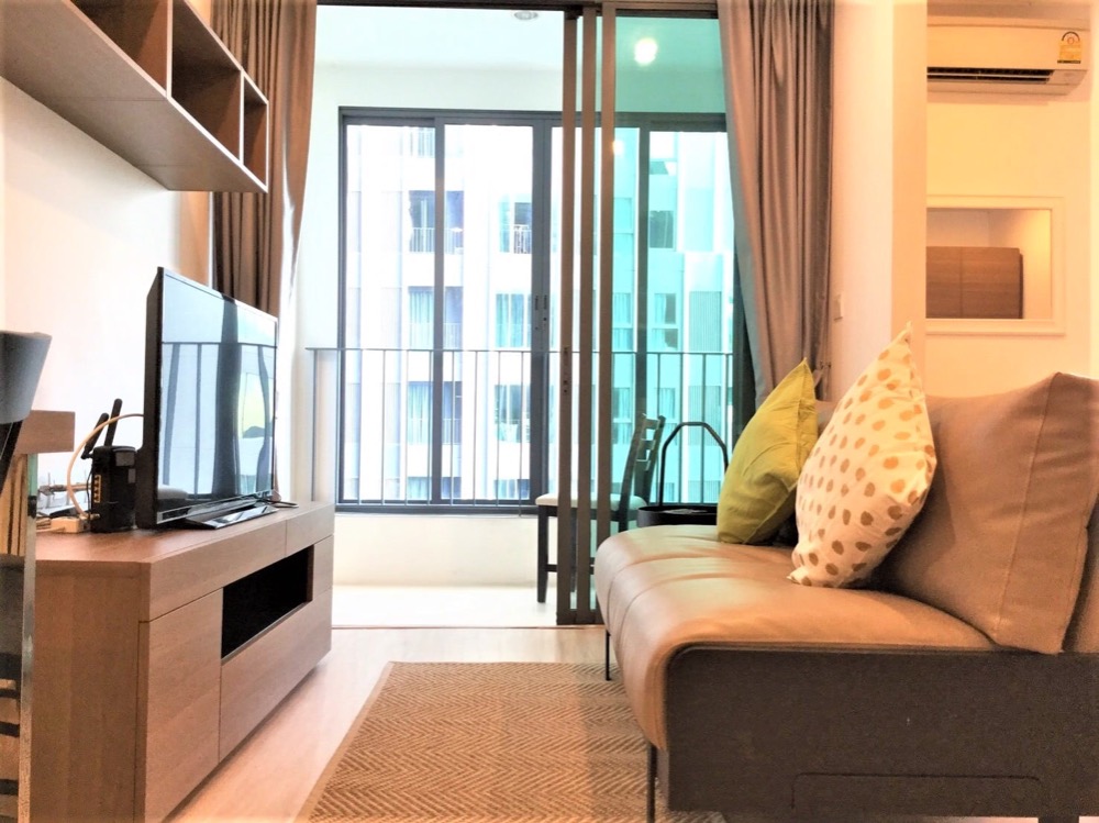 For RentCondoSiam Paragon ,Chulalongkorn,Samyan : ✅For Rent 1Bedroom 1Bathroom Size 34 sq.m. On 18th floor Fully-Furnish, Ready to move in Rental Price 17,000 Baht/Month