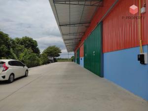 For RentWarehouseNonthaburi, Bang Yai, Bangbuathong : Warehouse for rent, Bang Yai District, Nonthaburi Province, area size 180-200 sq m.