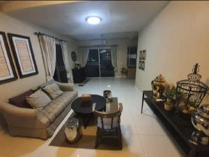For RentHouseEakachai, Bang Bon : Townhome, home office for rent, Village Kanchanaphisek, area 35 sq wa, is a model house, the largest corner room in the project, 3 bedrooms, 2 bathrooms, furnished. There is air conditioning in every room.
