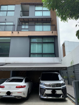 ขายทาวน์เฮ้าส์/ทาวน์โฮมโชคชัย4 ลาดพร้าว71 : ขายถูก! ทาวน์โฮม Arden ลาดพร้าว 71—หลังมุม  (ใกล้ Central EastVille) 30 ตร.ว. 165 ตร.ม. 3 นอน 4 น้ำ ตกแต่งหรูทั้งหลัง จอดรถในบ้านได้ 2 คัน
