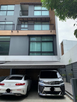 For SaleTownhouseChokchai 4, Ladprao 71, Ladprao 48, : Selling cheap! Townhome Arden Ladprao 71—behind the corner (near Central EastVille) 30 sq m, 165 sq m, 3 bedrooms, 4 bathrooms, decorated with luxury throughout. Can park 2 cars in the house