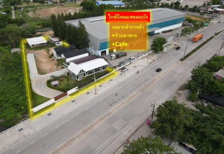 For SaleHouseSriracha Laem Chabang Ban Bueng : Selling cheap! Restaurant, Laem Chabang Industrial Estate, Si Racha District, Chonburi Province—next to a 6-lane wide road (suitable for making a restaurant +Cafe), total area of ​​1-2-67 rai ##location for working people