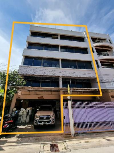 For RentOfficeLadprao, Central Ladprao : 5 storey office for rent with warehouses, Lat Phrao, near Ratchada-Ladprao intersection, near Ratchadaphisek MRT station