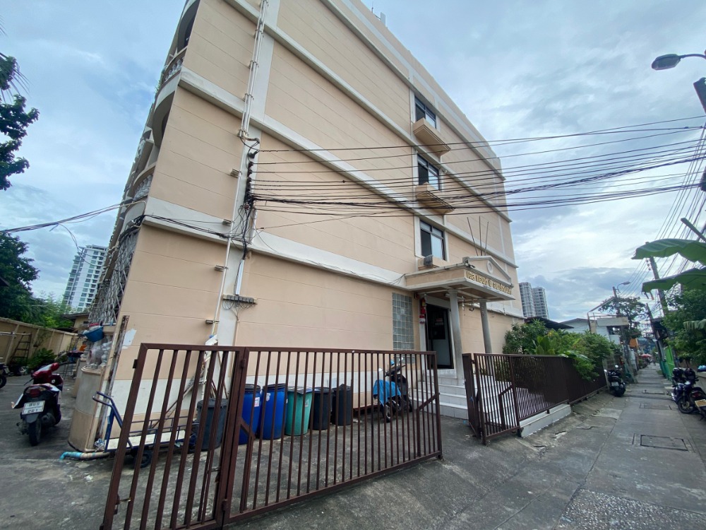 ขายขายเซ้งกิจการ (โรงแรม หอพัก อพาร์ตเมนต์)วงเวียนใหญ่ เจริญนคร : ขายอพาร์ทเม้นท์ ใกล้ วงเวียนใหญ่ ท่าพระ สี่แยกบ้านแขก ได้ค่าเช่าจากเสาโทรศัพท์ ได้รายรับเดือนละประมาณ200,000บาท ผลตอบแทน8% ต่อปี