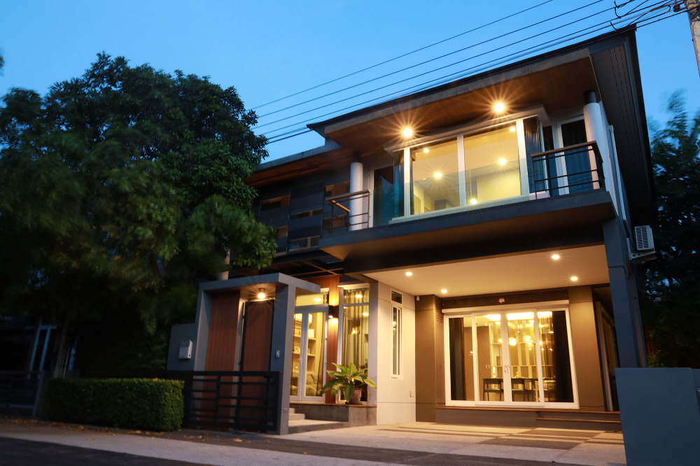 For SaleHouseLadprao, Central Ladprao : Luxury detached house project in the middle of Ladprao intersection, Soi 1, built-in over 5 million baht