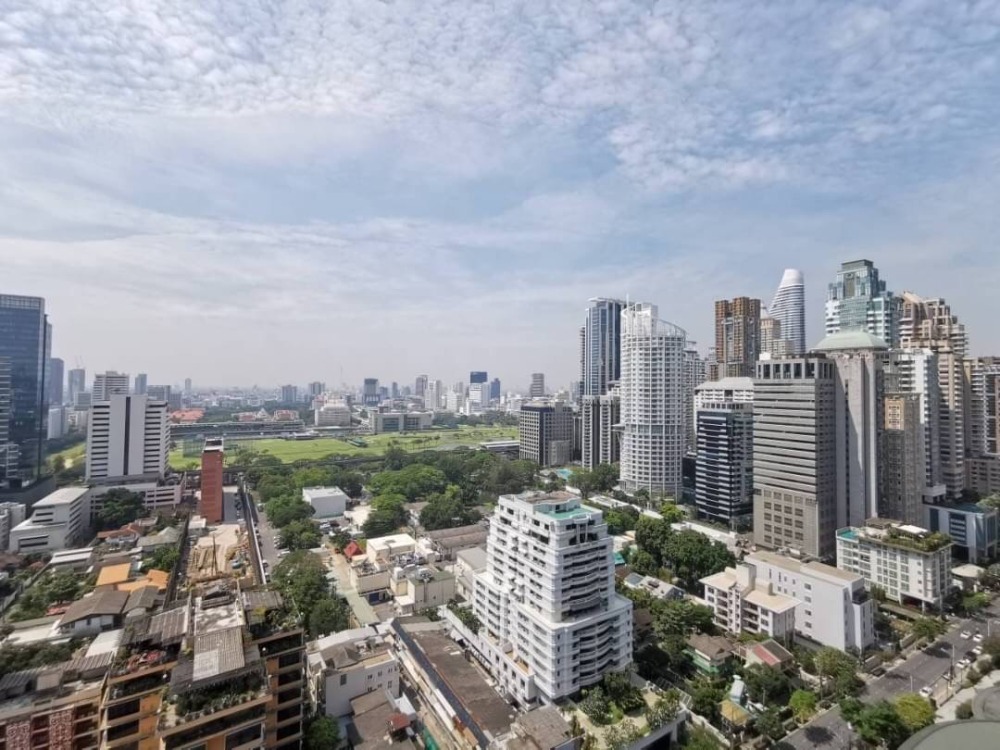 ขายคอนโดวิทยุ ชิดลม หลังสวน : Exclusive offer 2B 3B size 139 (only 24x,xxx/sq m) Beautiful view, Fully furnished, Feel like home Sell 34.5 MB only