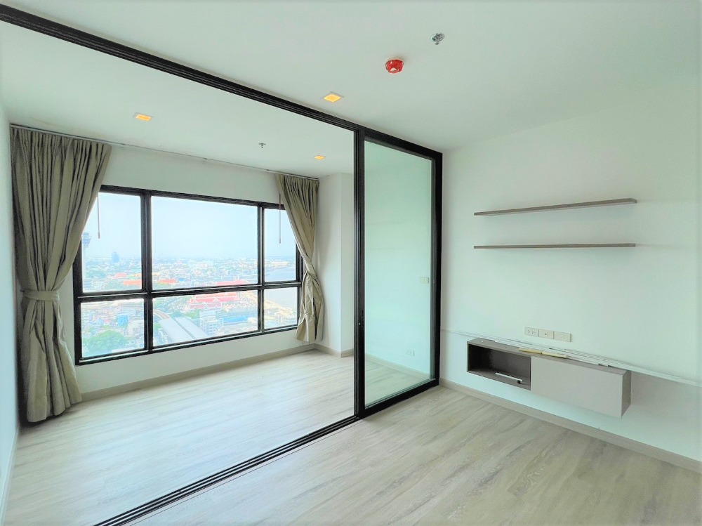 For SaleCondoSamut Prakan,Samrong : Condo for sale, Knightsbridge Sky River Ocean, 2-story room, river view, Samut Prakan, Pak Nam BTS station.