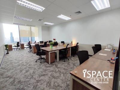 For RentOfficeRama9, Petchburi, RCA : Service Office for rent, next to MRT Rama 9 and MRT Phetchaburi, only 180 meters, corner room, fully furnished, ready to carry a notebook to work No need to decorate the office on the grade A office, the price includes everything.