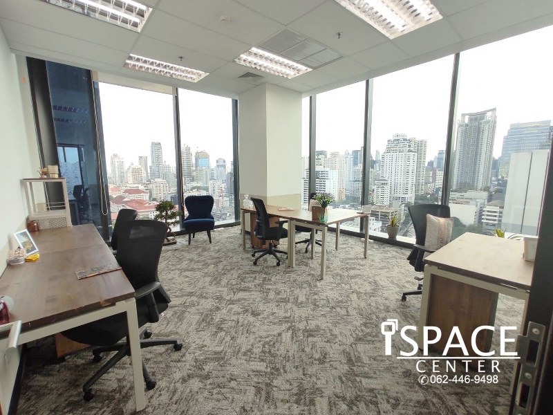 For RentOfficeRama9, Petchburi, RCA : Service office for rent, near MRT Phetchaburi, only 180 meters, corner room, fully furnished, ready to carry a notebook to work No need to decorate the office On a grade A office, the price includes everything.