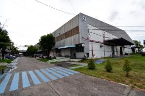 For SaleFactoryChachoengsao : Factory for sale in Chachoengsao, beautiful with office office, total 4 buildings, usable area 8,000 sq m each, total 32,000 sq m, land including building 27 rai