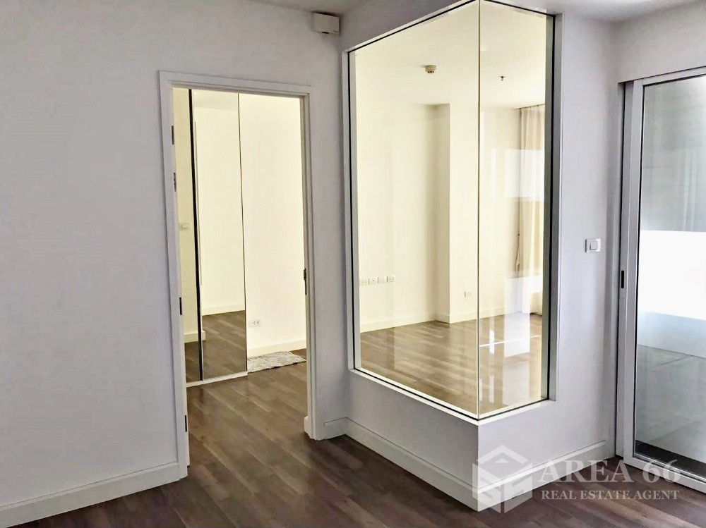 For SaleCondoThaphra, Talat Phlu, Wutthakat : For Sale The Room Sathorn-Taksin Nearby BTS Pho Nimit
